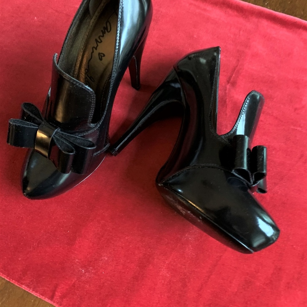 LANVIN BLACK PATENT HEELS BOOTIES LOAFERS 37 or 7 - Picture 3 of 8